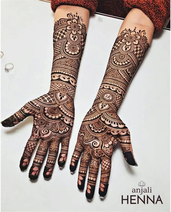 Classic Wrap On Band Stylish Full Hand Mehndi Design